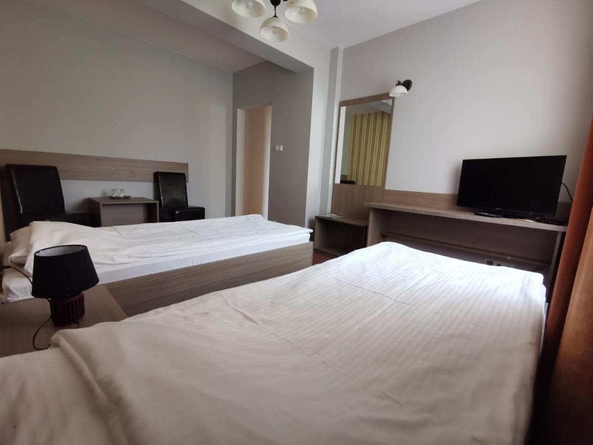 Hotel Zieliniec Poznan Dış mekan fotoğraf