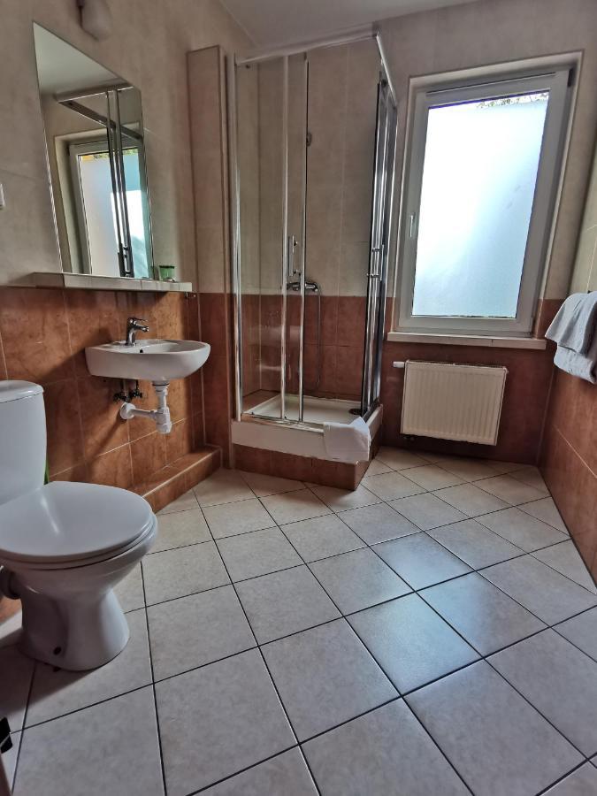 Hotel Zieliniec Poznan Dış mekan fotoğraf