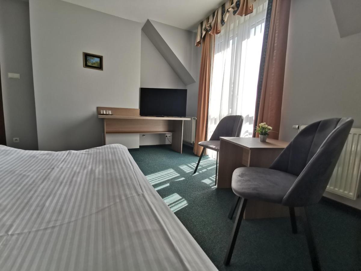 Hotel Zieliniec Poznan Dış mekan fotoğraf