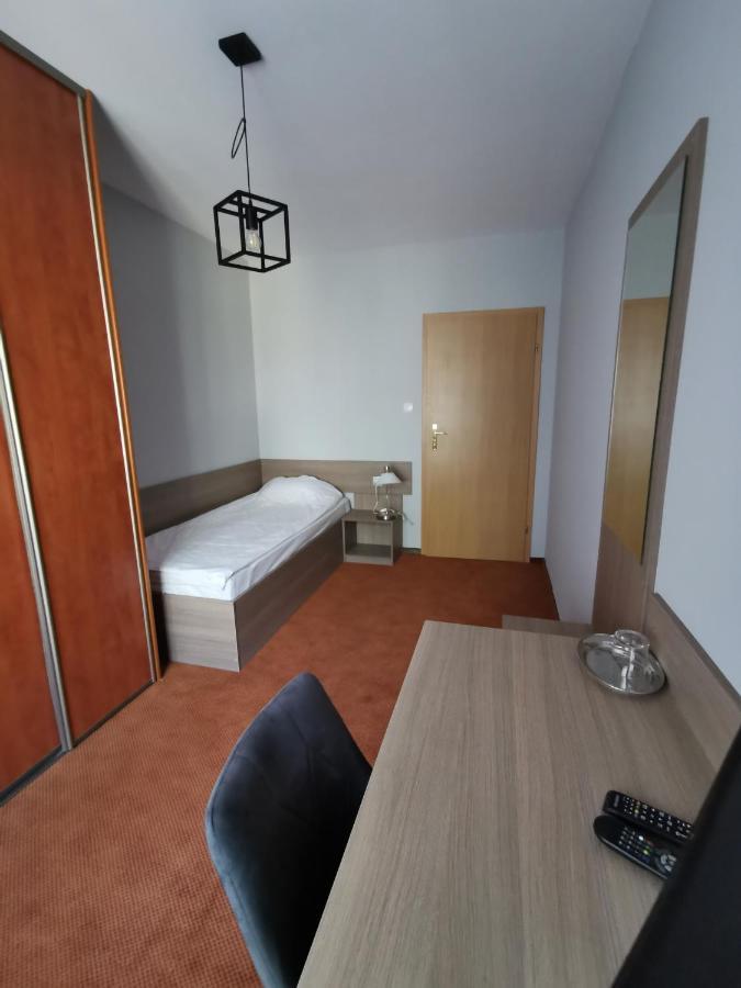 Hotel Zieliniec Poznan Dış mekan fotoğraf