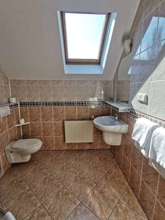 Hotel Zieliniec Poznan Dış mekan fotoğraf