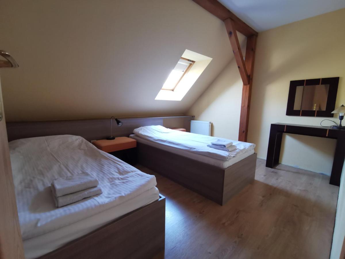 Hotel Zieliniec Poznan Dış mekan fotoğraf