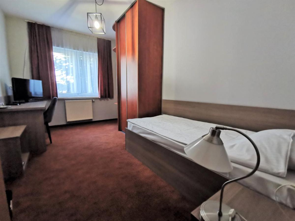 Hotel Zieliniec Poznan Dış mekan fotoğraf